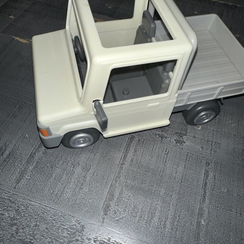 Bluey Hammerbarn Shopping Mall Truck Rare Moose Toys Disney